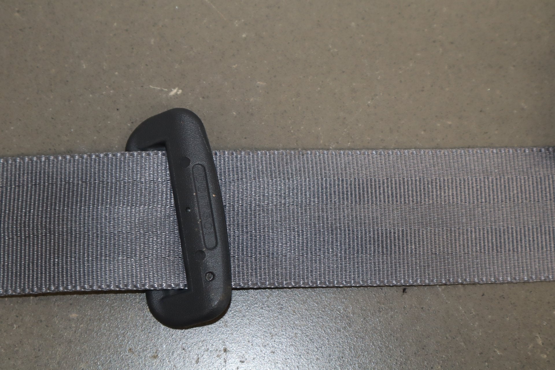 1995-1999 Toyota Crown Left Rear Seat Belt Grey Retractor OEM JZS151
