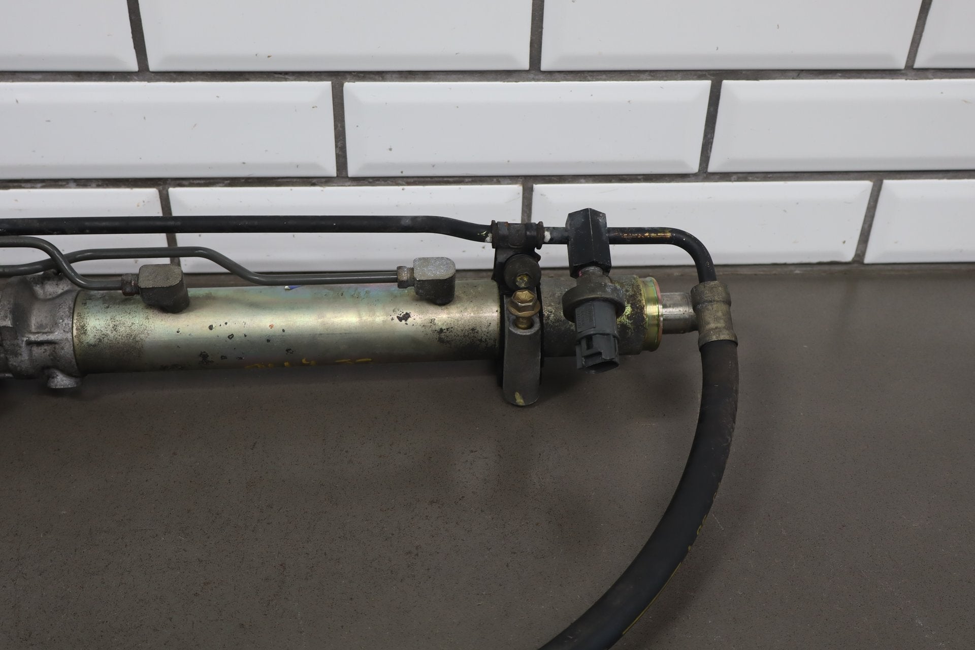 1995-1999 Toyota Crown Power Steering Rack RHD OEM JZS151 w Tie Rods