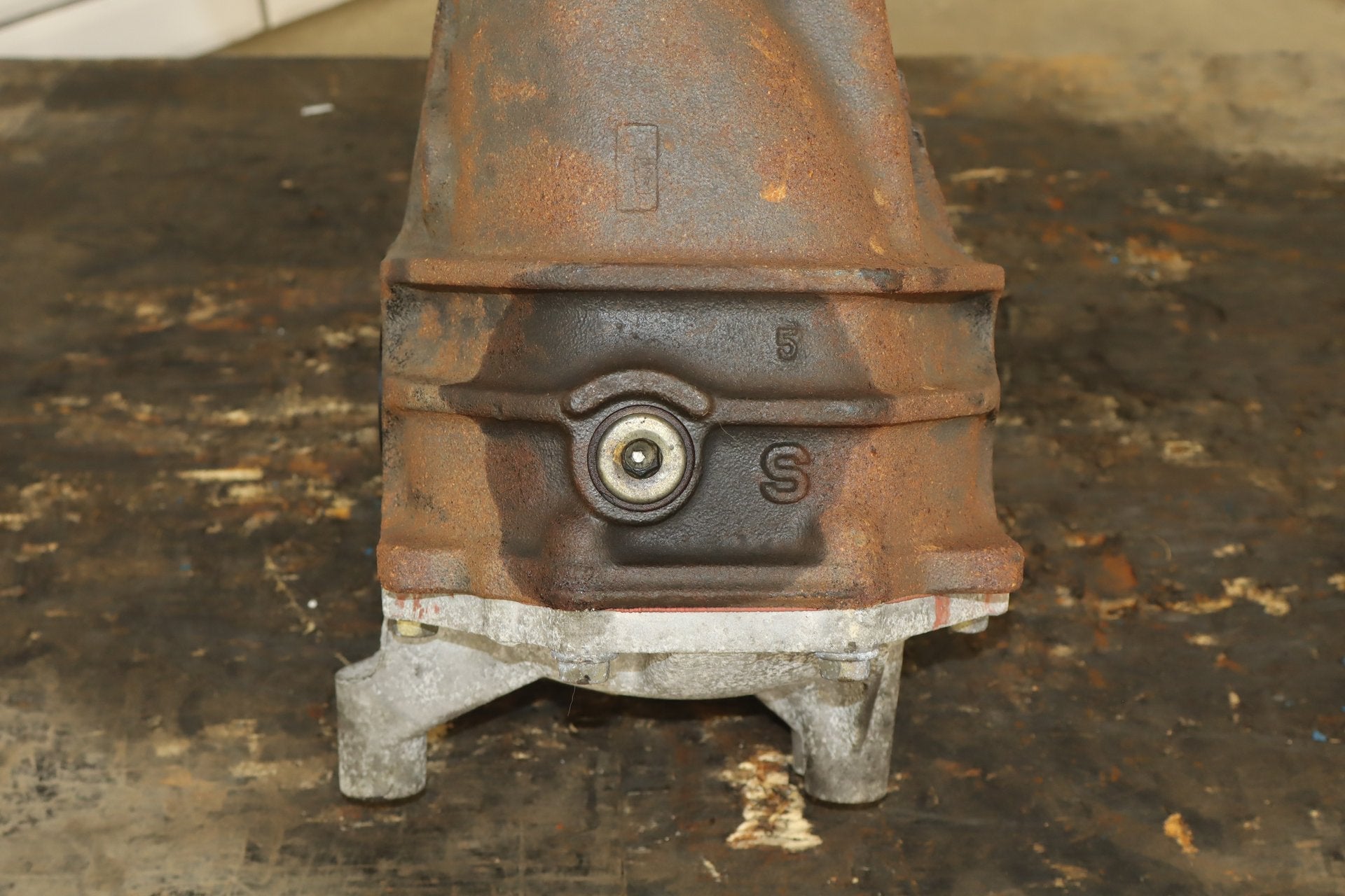 1995-1999 Toyota Crown Rear Axle Carrier 3.90 Ratio OEM JZS151