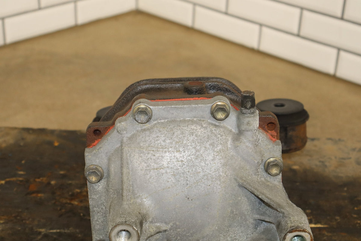 1995-1999 Toyota Crown Rear Axle Carrier 3.90 Ratio OEM JZS151