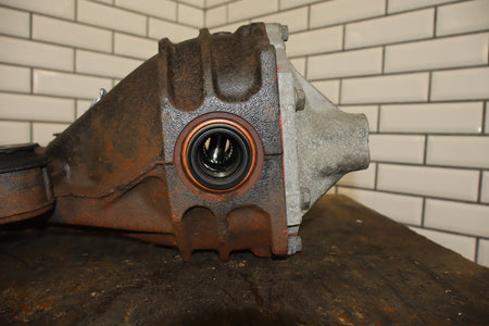 1995-1999 Toyota Crown Rear Axle Carrier 3.90 Ratio OEM JZS151