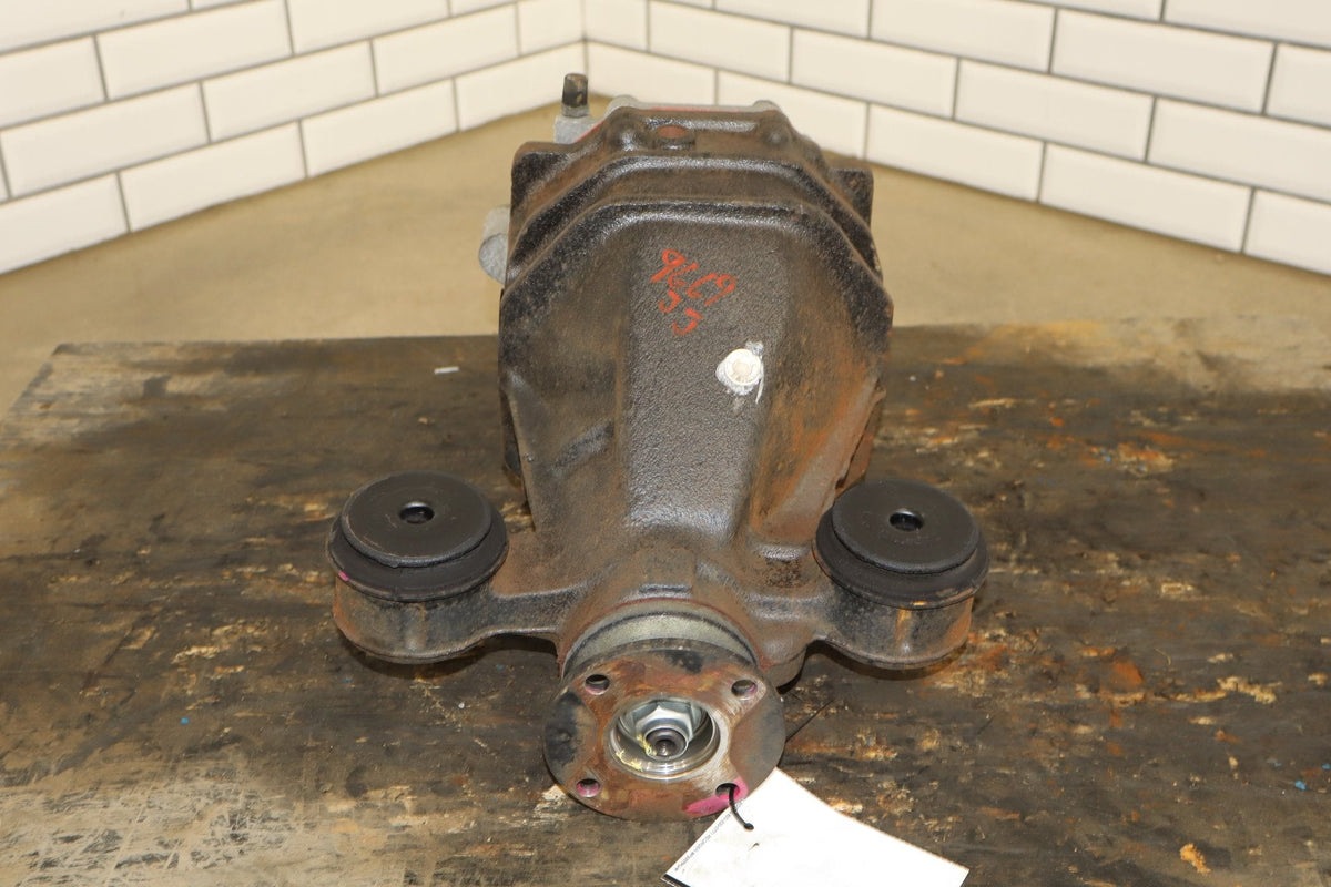 1995-1999 Toyota Crown Rear Axle Carrier 3.90 Ratio OEM JZS151