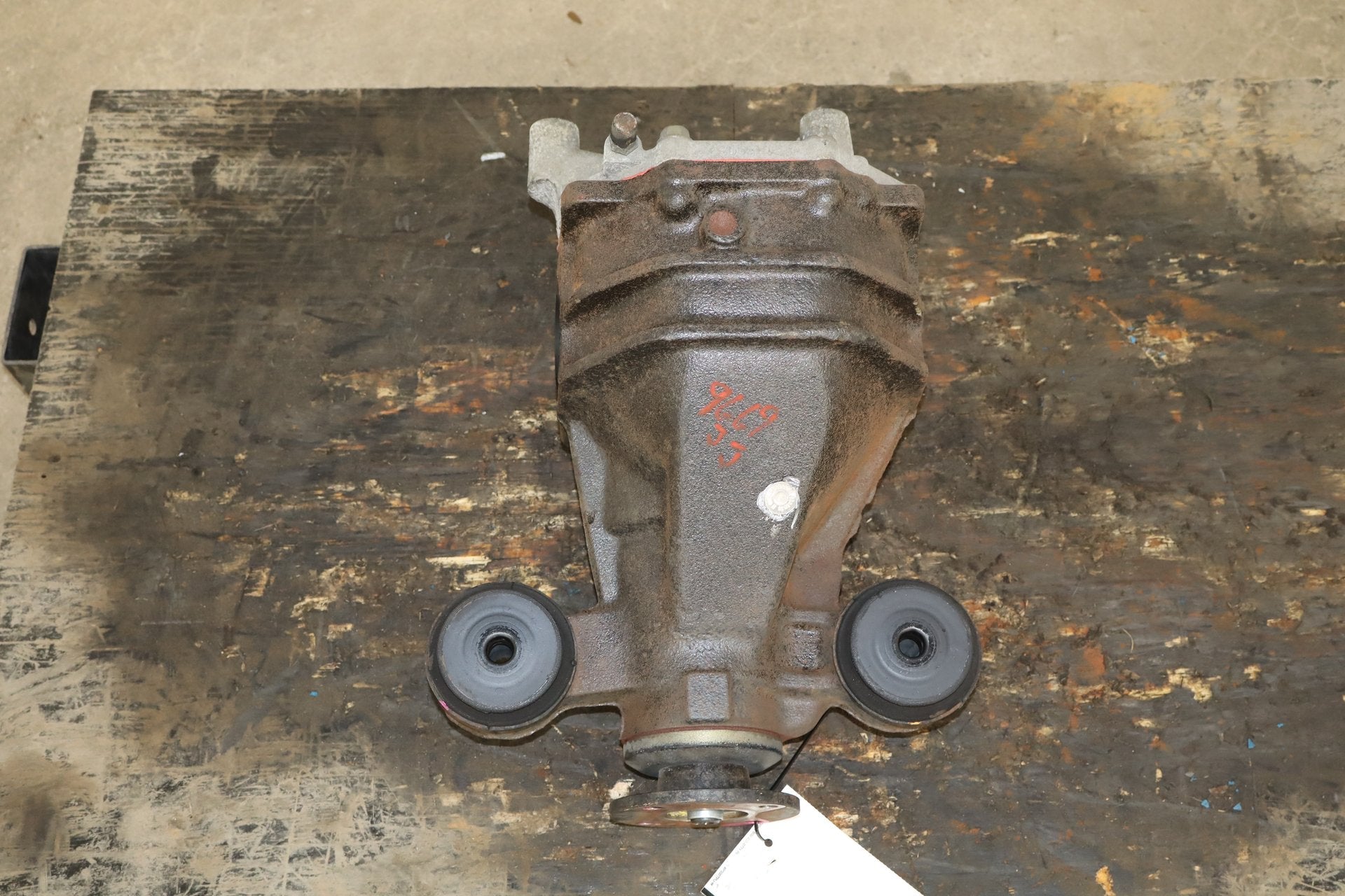 1995-1999 Toyota Crown Rear Axle Carrier 3.90 Ratio OEM JZS151