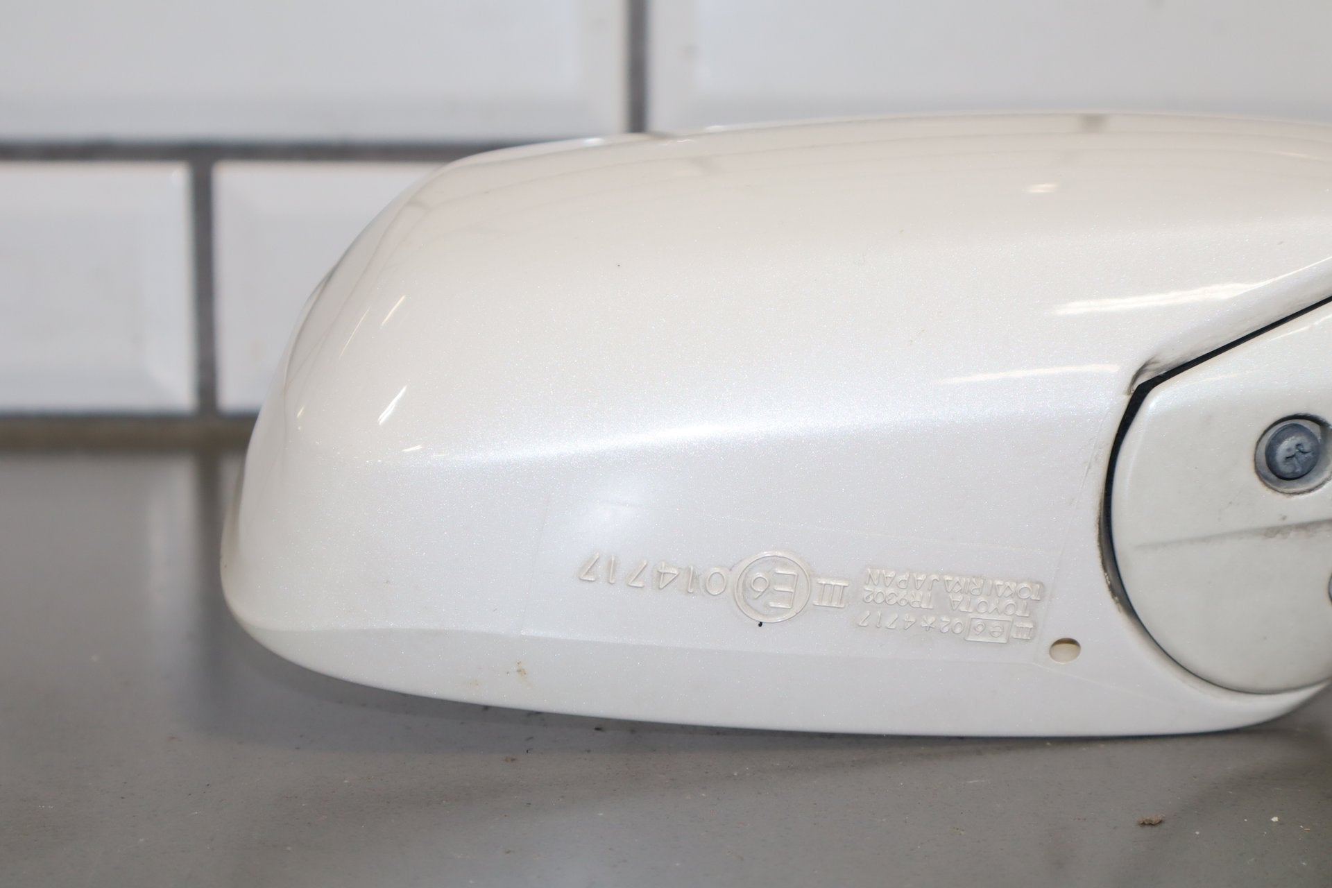 1995-1999 Toyota Crown Right Mirror Power Heated Fold White 2BK JZS151
