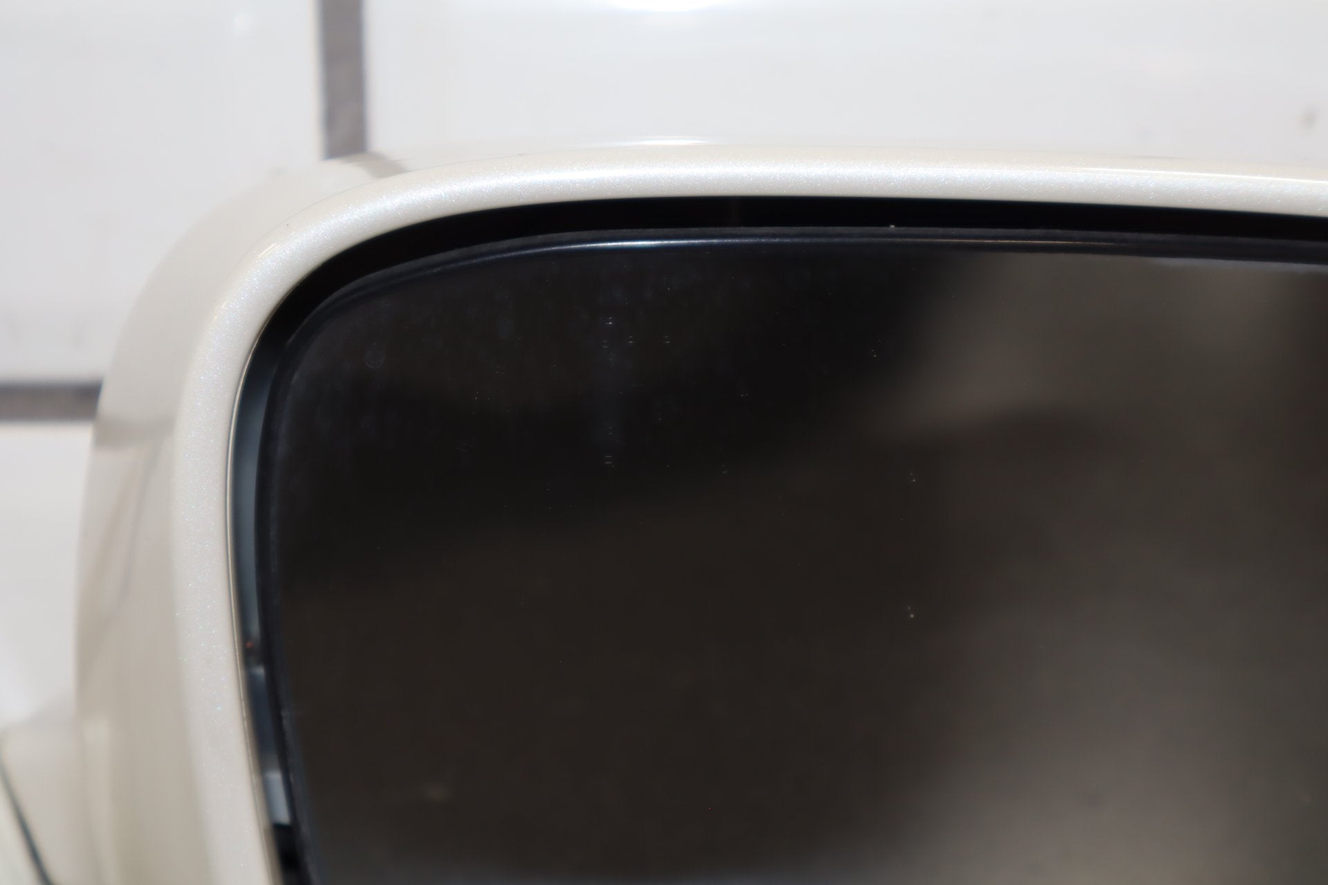 1995-1999 Toyota Crown Right Mirror Power Heated Fold White 2BK JZS151