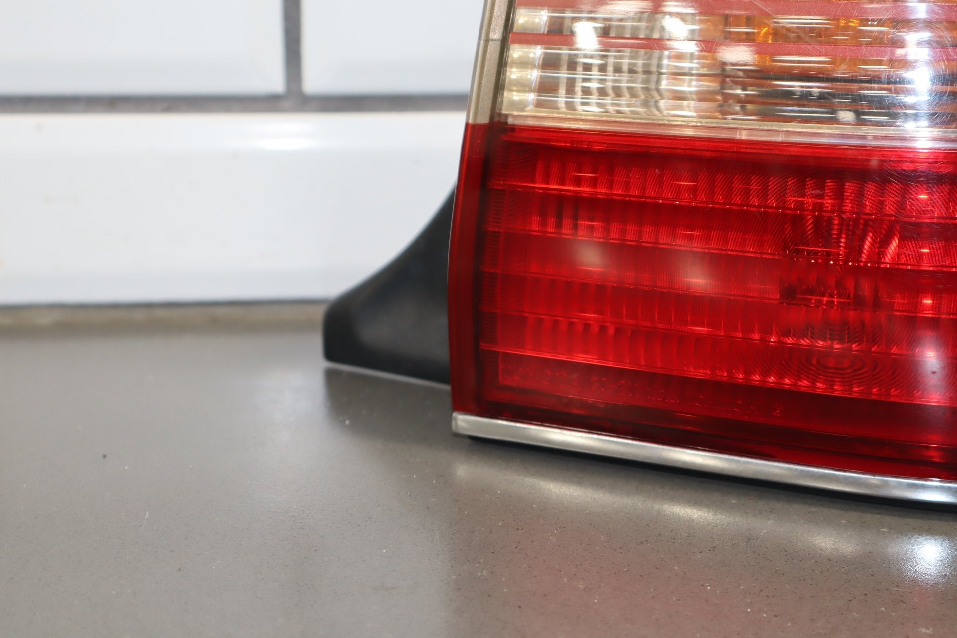 1995-1999 Toyota Crown Right Outer Tail Light OEM JZS151 Mild Scuffs