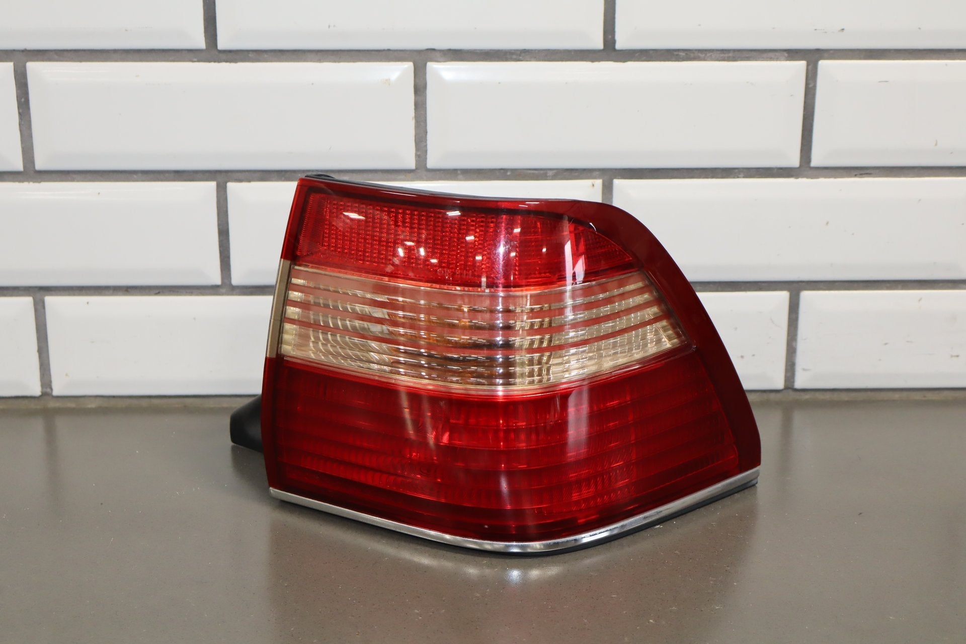 1995-1999 Toyota Crown Right Outer Tail Light OEM JZS151 Mild Scuffs