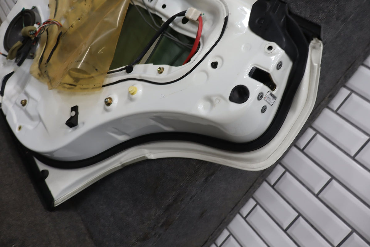 1995-1999 Toyota Crown Right Rear Door White 2BK OEM JZS151 Visible Dent