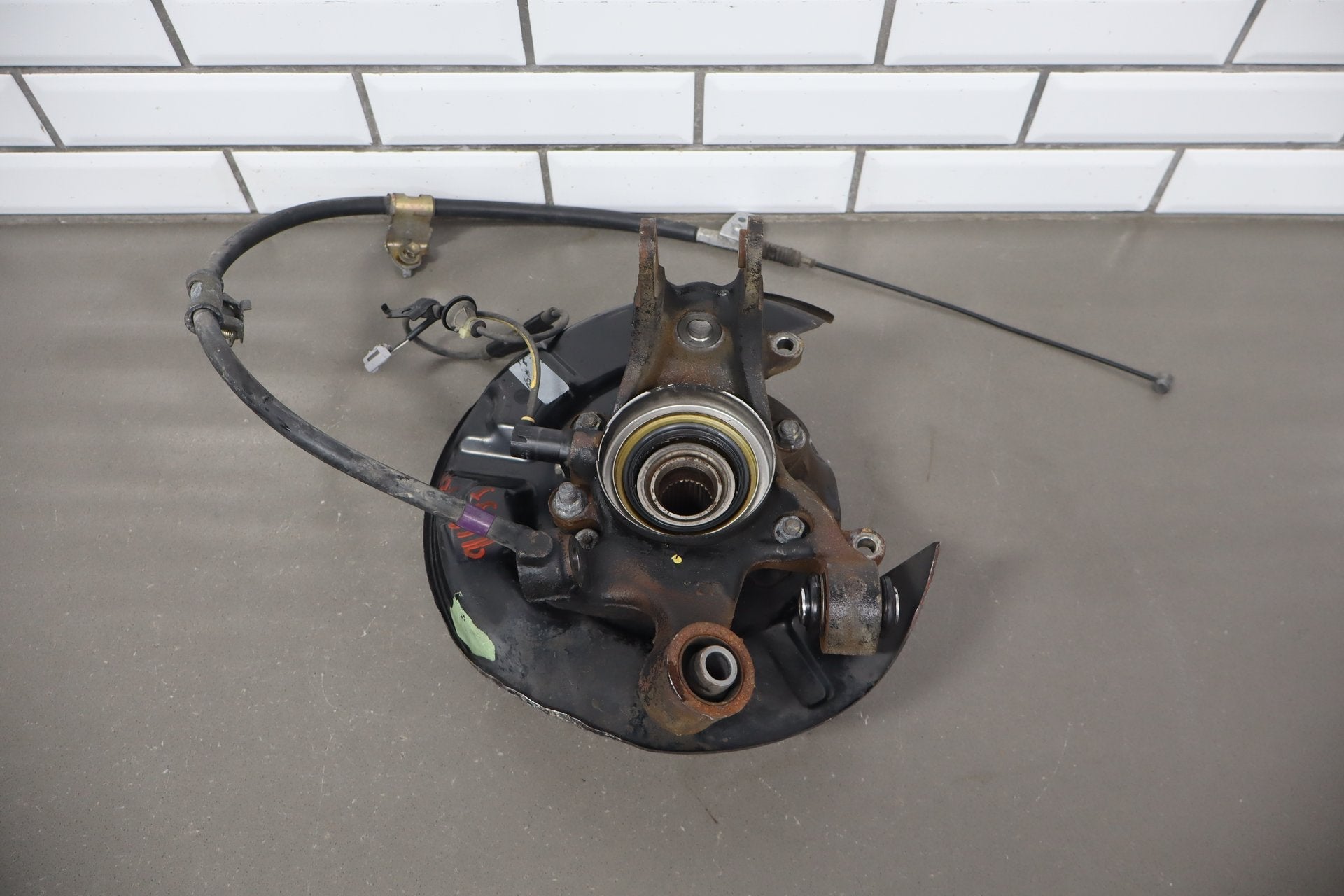 1995-1999 Toyota Crown Right Rear Knuckle Hub ABS Sensor OEM JZS151