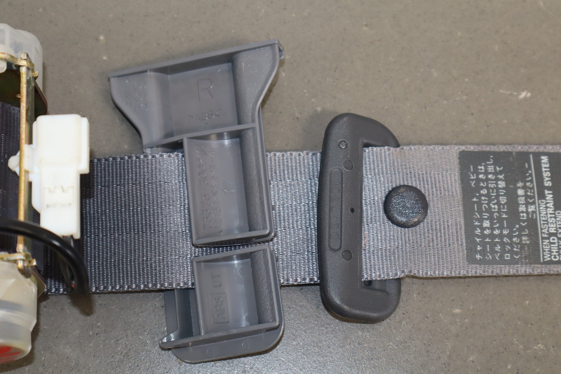 1995-1999 Toyota Crown Right Rear Seat Belt Grey Retractor OEM JZS151