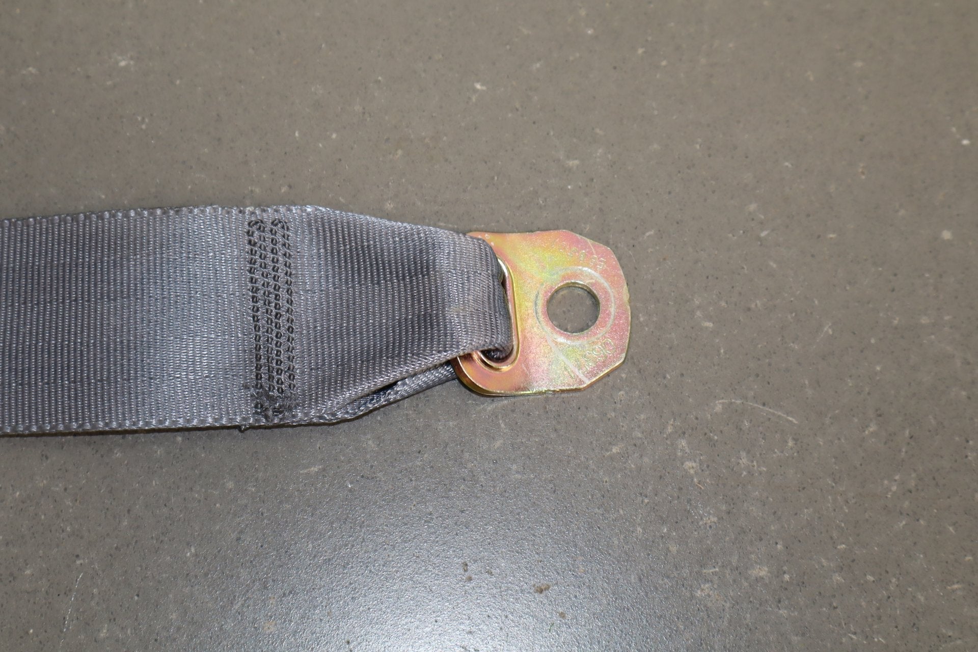 1995-1999 Toyota Crown Right Rear Seat Belt Grey Retractor OEM JZS151