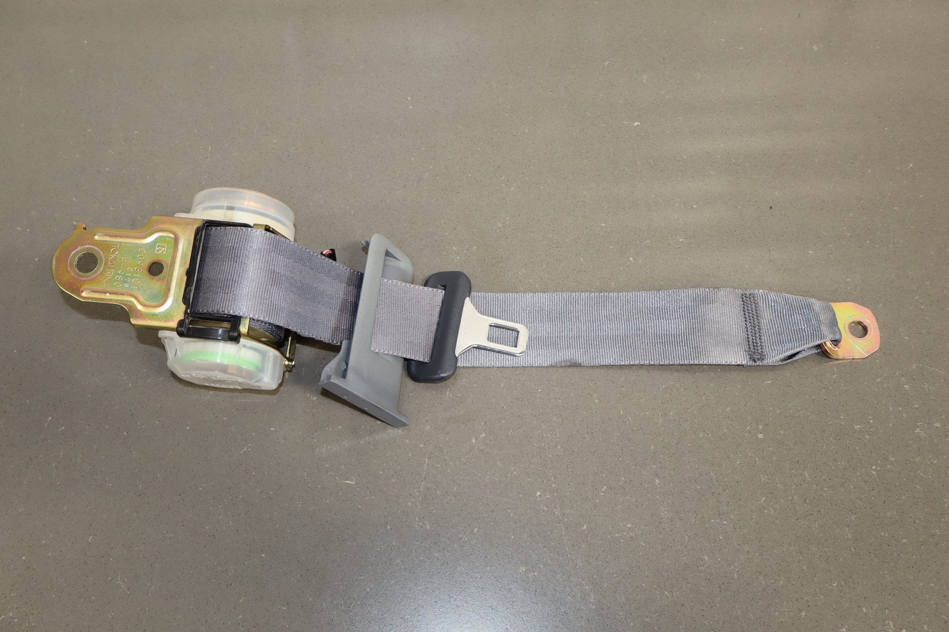 1995-1999 Toyota Crown Right Rear Seat Belt Grey Retractor OEM JZS151