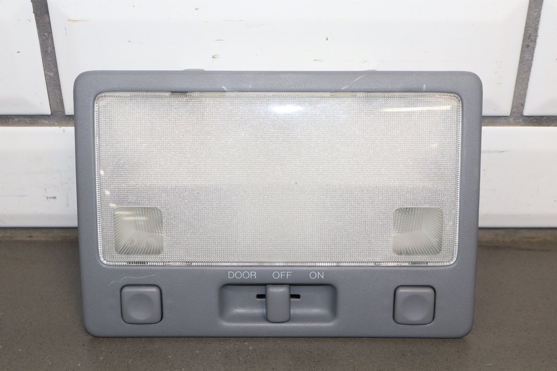1995-1999 Toyota Crown Roof Console Map Lights OEM JZS151 Functions