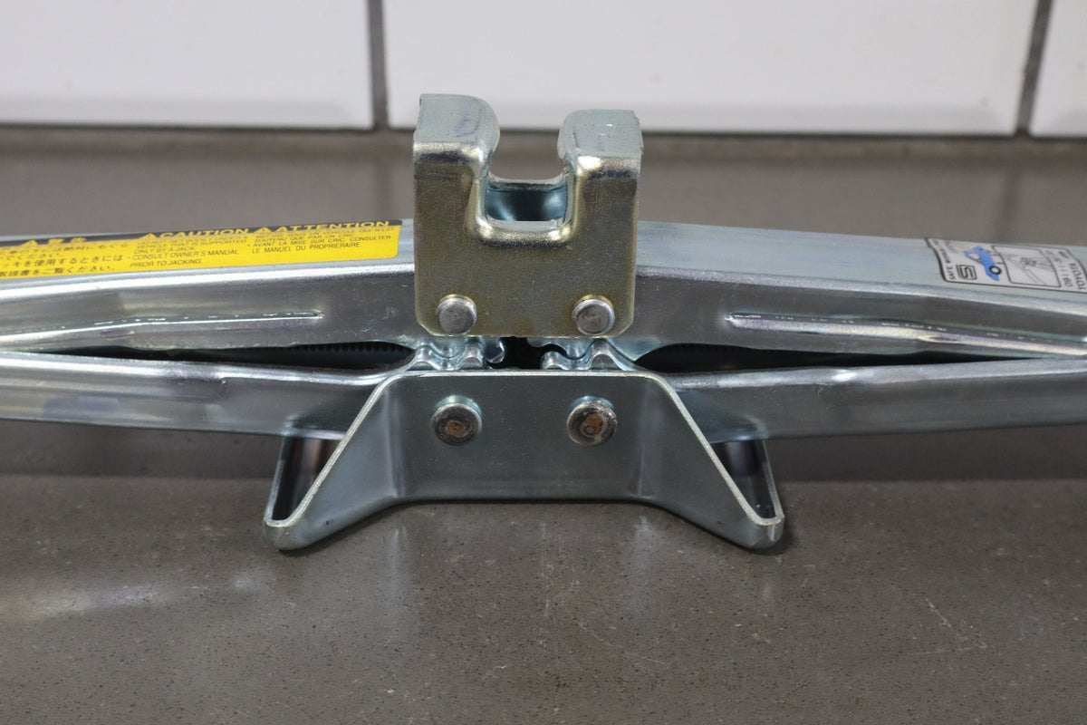 1995-1999 Toyota Crown Scissor Jack w Tools Tray OEM JZS151 Complete