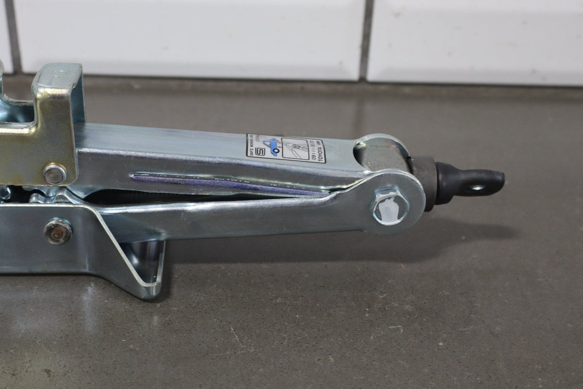 1995-1999 Toyota Crown Scissor Jack w Tools Tray OEM JZS151 Complete