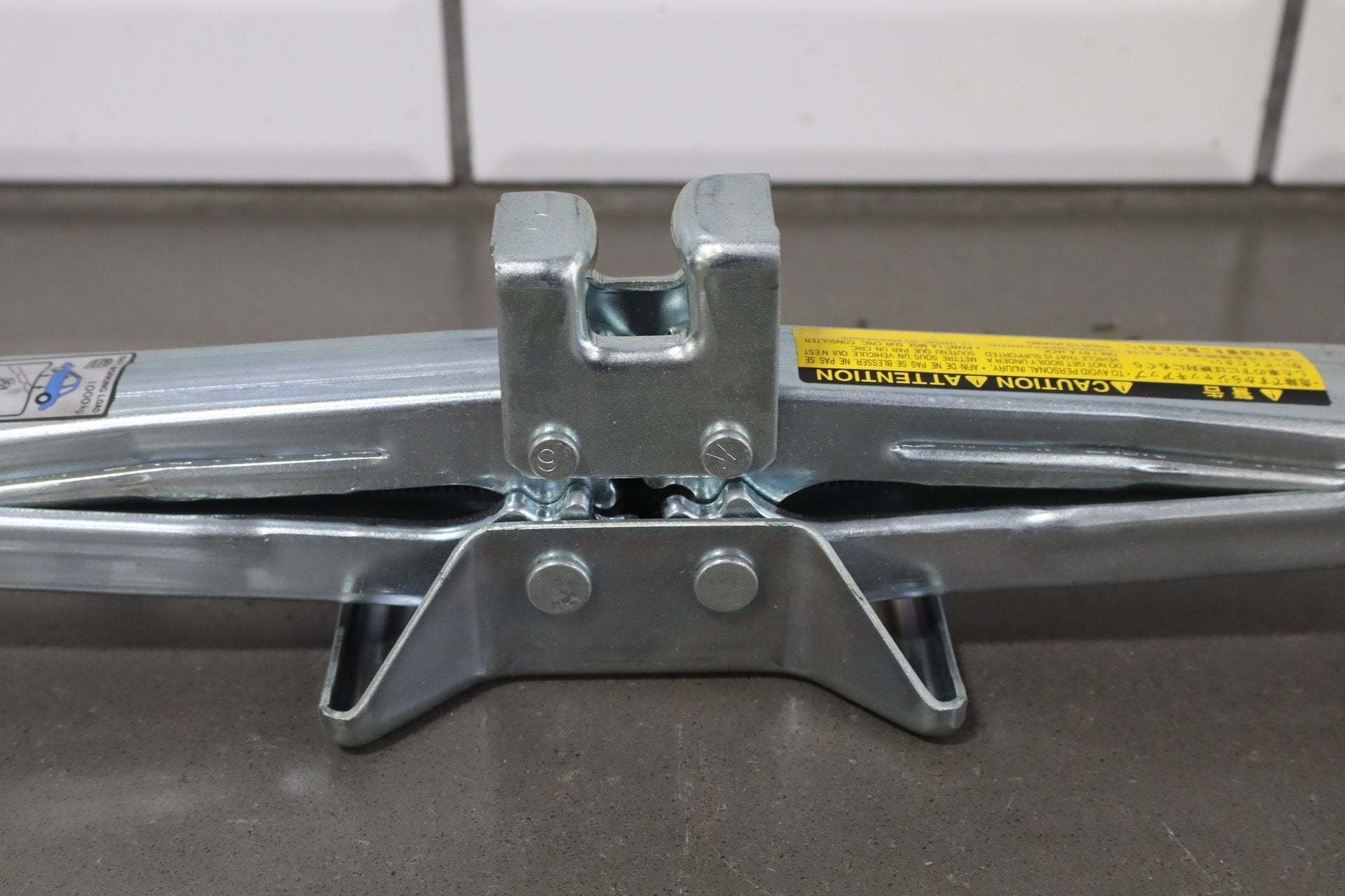 1995-1999 Toyota Crown Scissor Jack w Tools Tray OEM JZS151 Complete