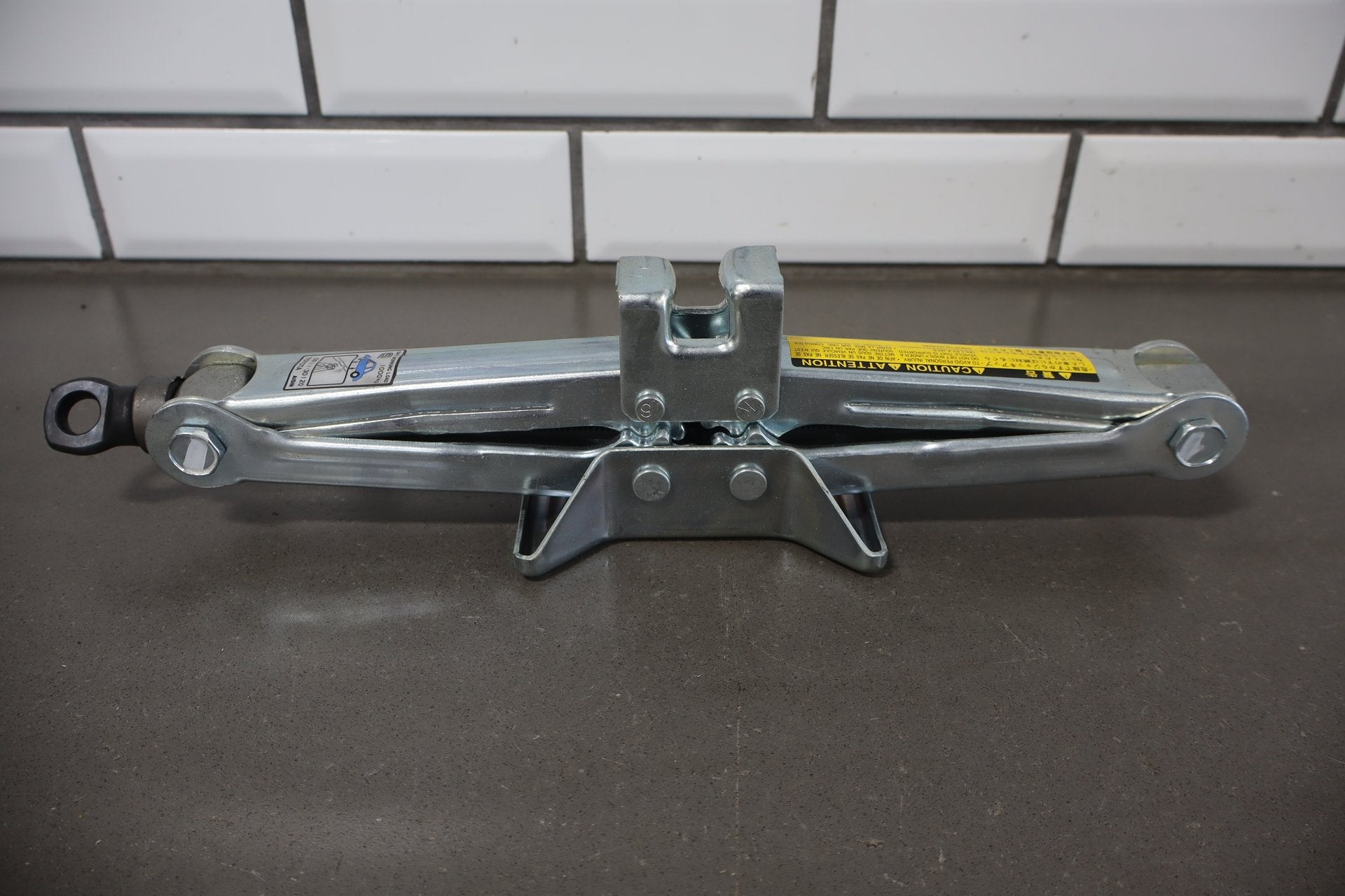 1995-1999 Toyota Crown Scissor Jack w Tools Tray OEM JZS151 Complete