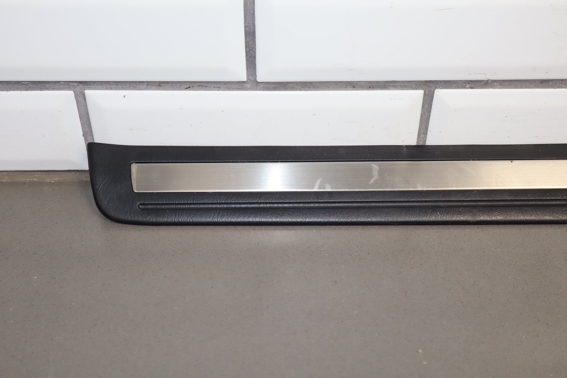 1995-1999 Toyota Crown Sill Plate Set 4pc OEM JZS151 Front/Rear Gray