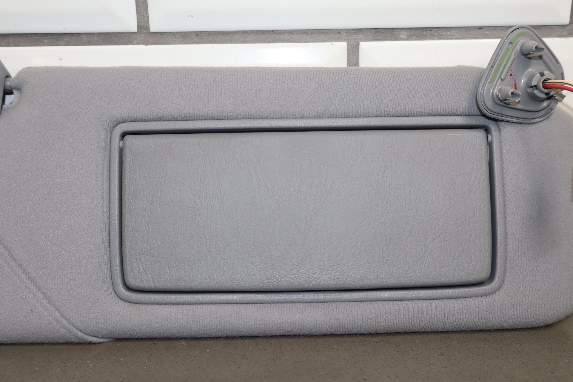 1995-1999 Toyota Crown Sun Visor Pair Illuminated OEM JZS151 Functions