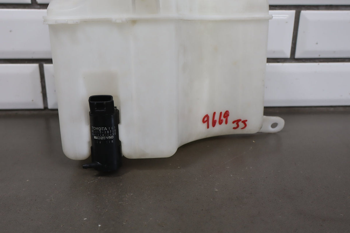 1995-1999 Toyota Crown Washer Bottle w Pump Lid OEM JZS151