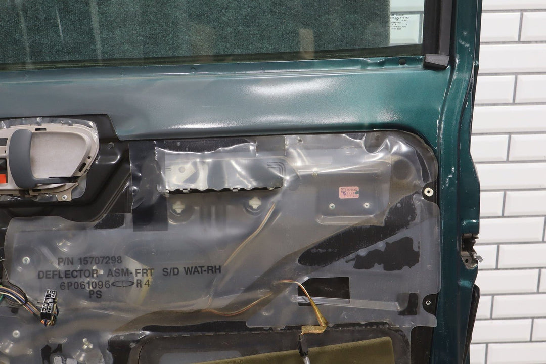 1995 - 2000 Chevrolet Suburban 1500 Right Front Door Green 43U 12387770