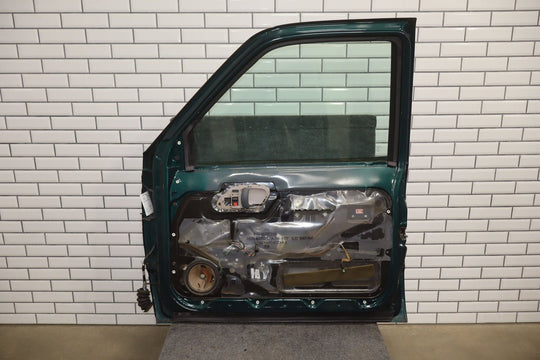 1995 - 2000 Chevrolet Suburban 1500 Right Front Door Green 43U 12387770