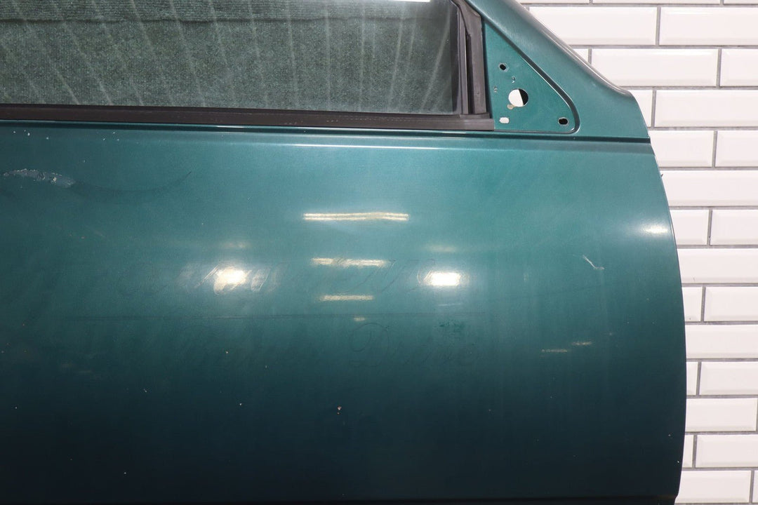 1995 - 2000 Chevrolet Suburban 1500 Right Front Door Green 43U 12387770