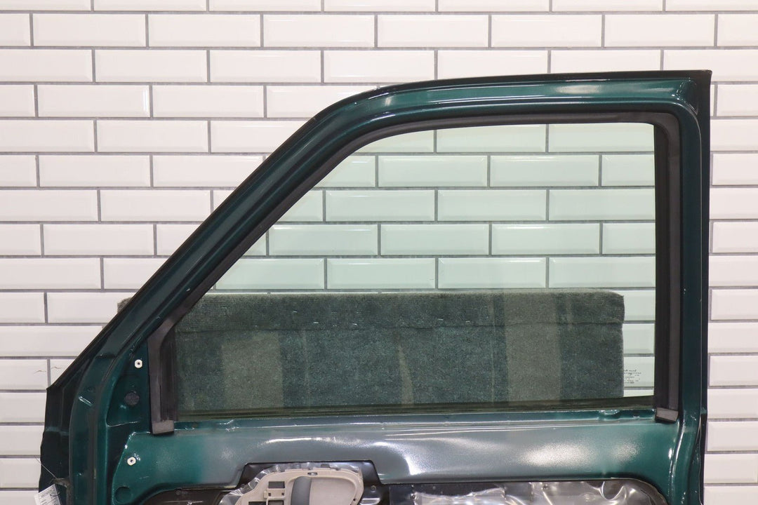 1995 - 2000 Chevrolet Suburban 1500 Right Front Door Green 43U 12387770