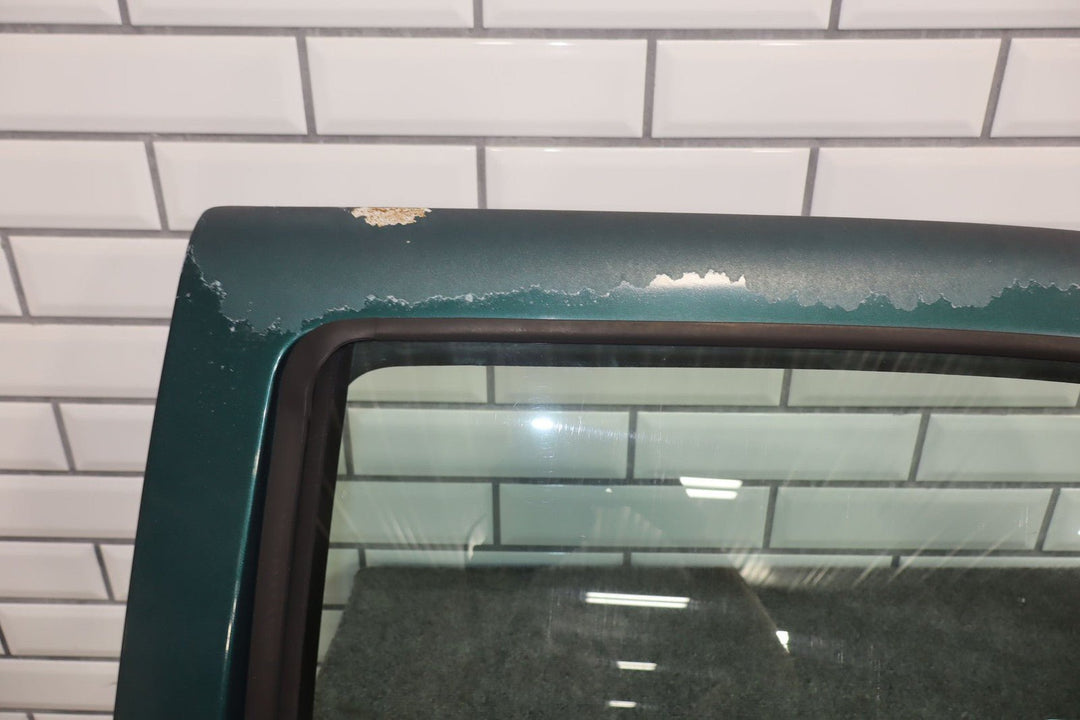 1995 - 2000 Chevrolet Suburban 1500 Right Front Door Green 43U 12387770