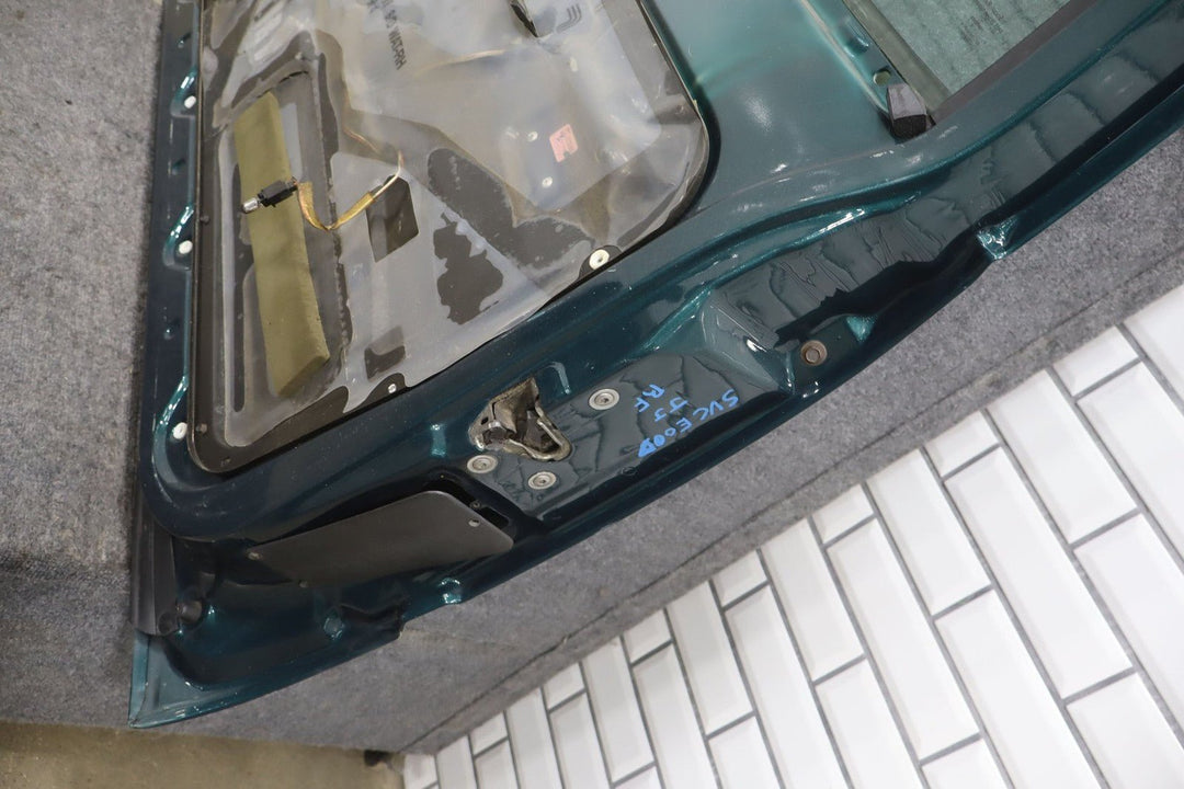 1995 - 2000 Chevrolet Suburban 1500 Right Front Door Green 43U 12387770