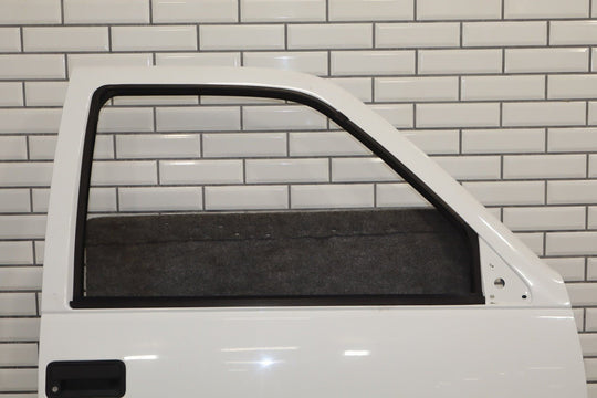 1995 - 2000 GMC Suburban Right Front Door Olympic White 50 12387770