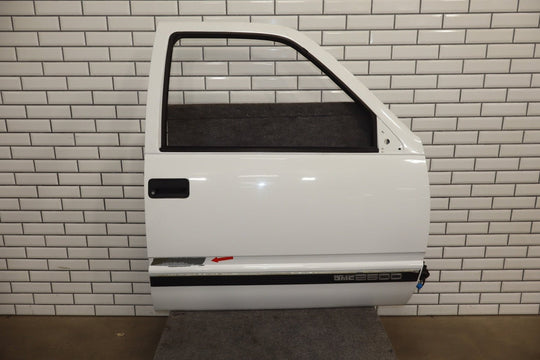1995 - 2000 GMC Suburban Right Front Door Olympic White 50 12387770