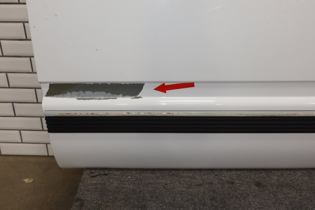 1995 - 2000 GMC Suburban Right Front Door Olympic White 50 12387770