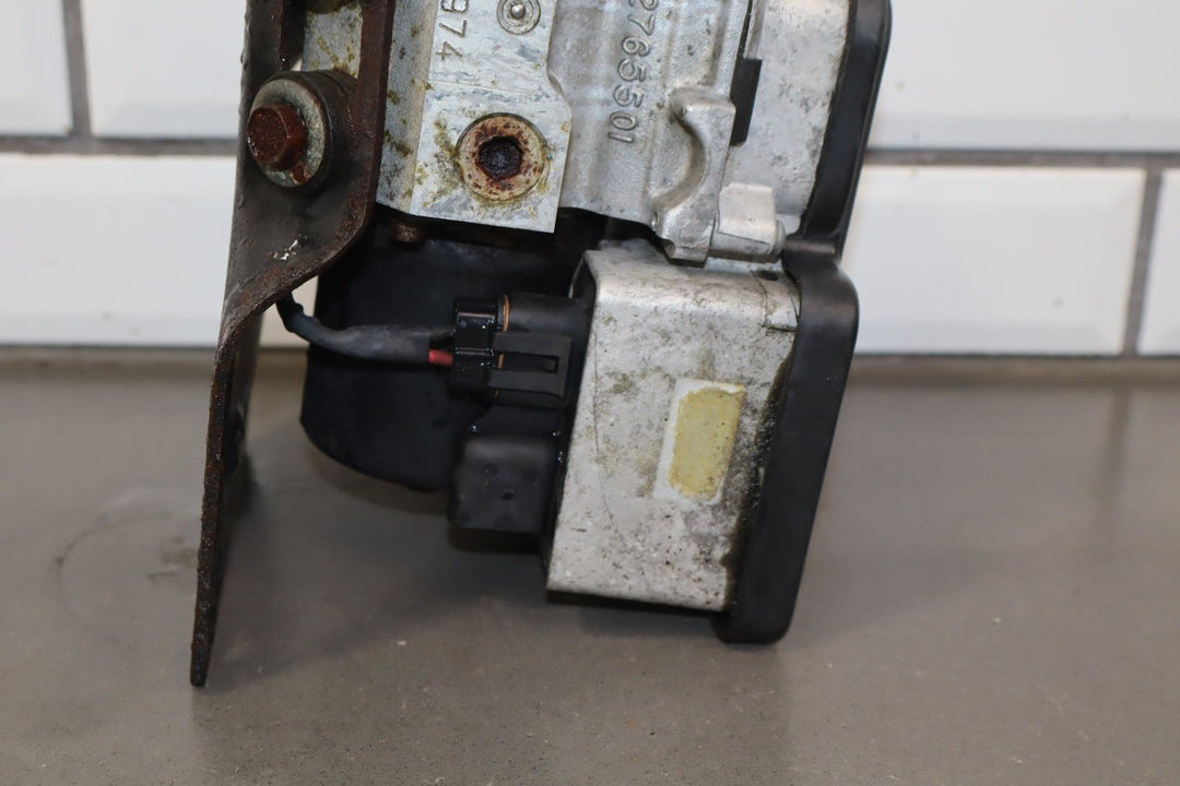 1995 Chevrolet Suburban 2500 ABS Brake Unit OEM
