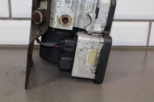 1995 Chevrolet Suburban 2500 ABS Brake Unit OEM