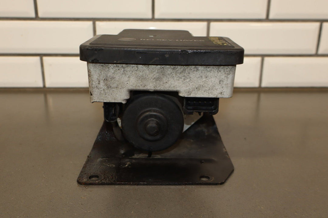 1995 Chevrolet Suburban 2500 ABS Brake Unit OEM