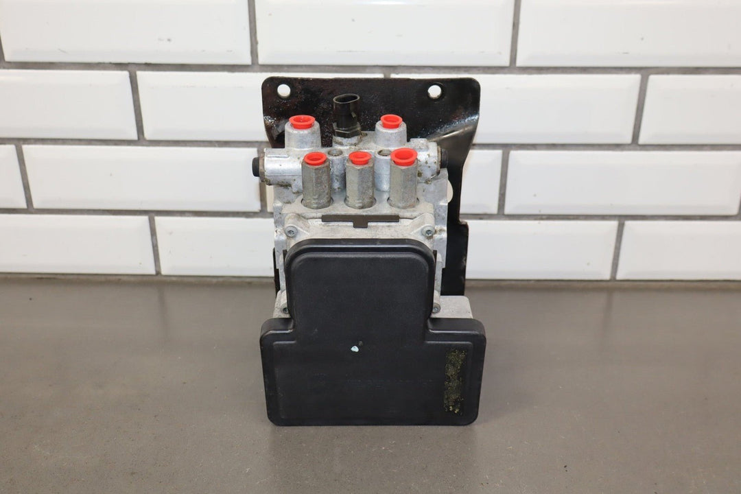 1995 Chevrolet Suburban 2500 ABS Brake Unit OEM