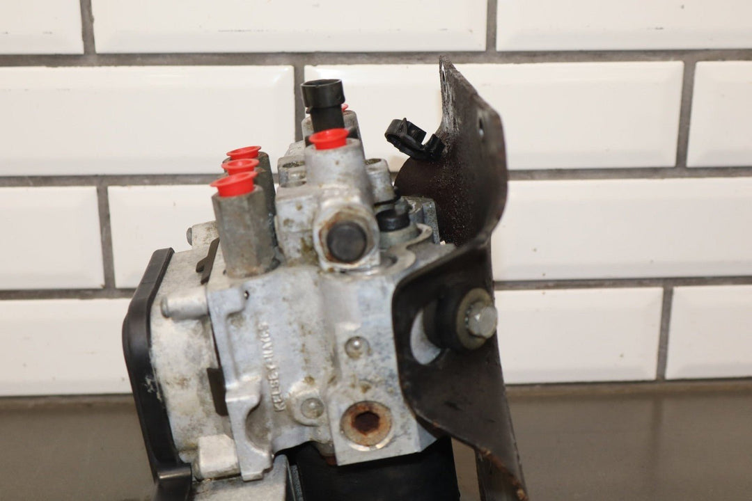 1995 Chevrolet Suburban 2500 ABS Brake Unit OEM