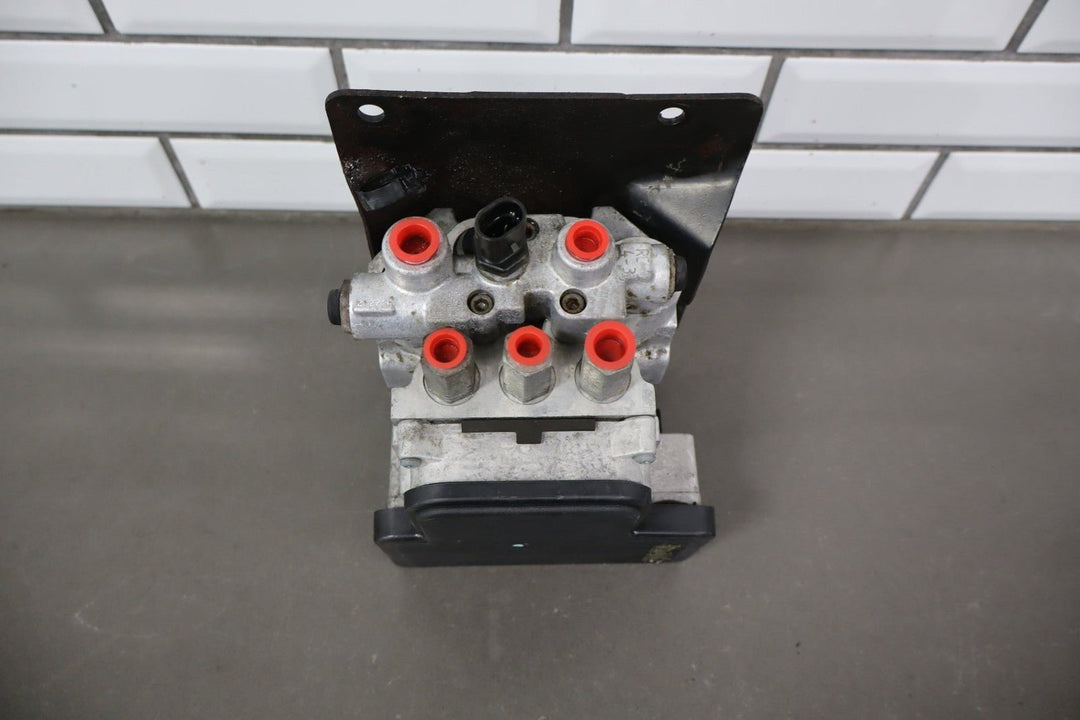 1995 Chevrolet Suburban 2500 ABS Brake Unit OEM