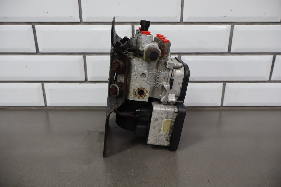 1995 Chevrolet Suburban 2500 ABS Brake Unit OEM