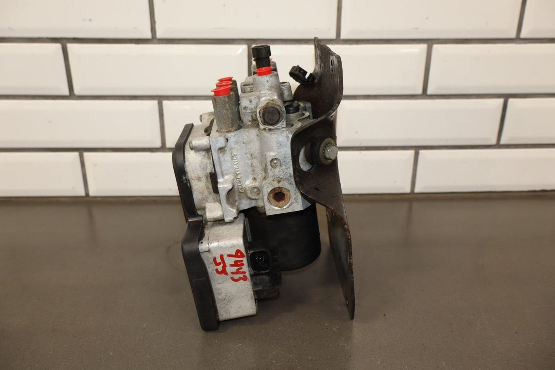 1995 Chevrolet Suburban 2500 ABS Brake Unit OEM