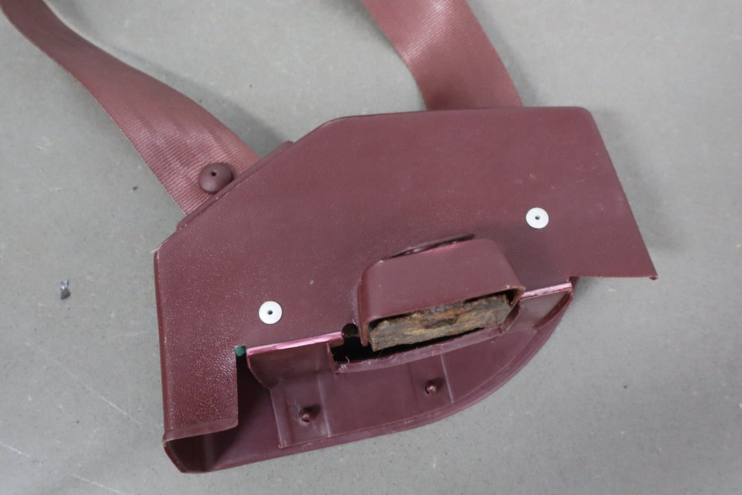 1995 Chevrolet Suburban 2500 Right Front Seat Belt 79d