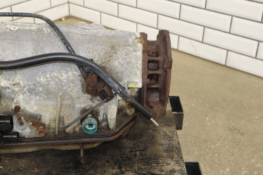 1995 Chevrolet Suburban 4WD 7.4 L Automatic Transmission MT1