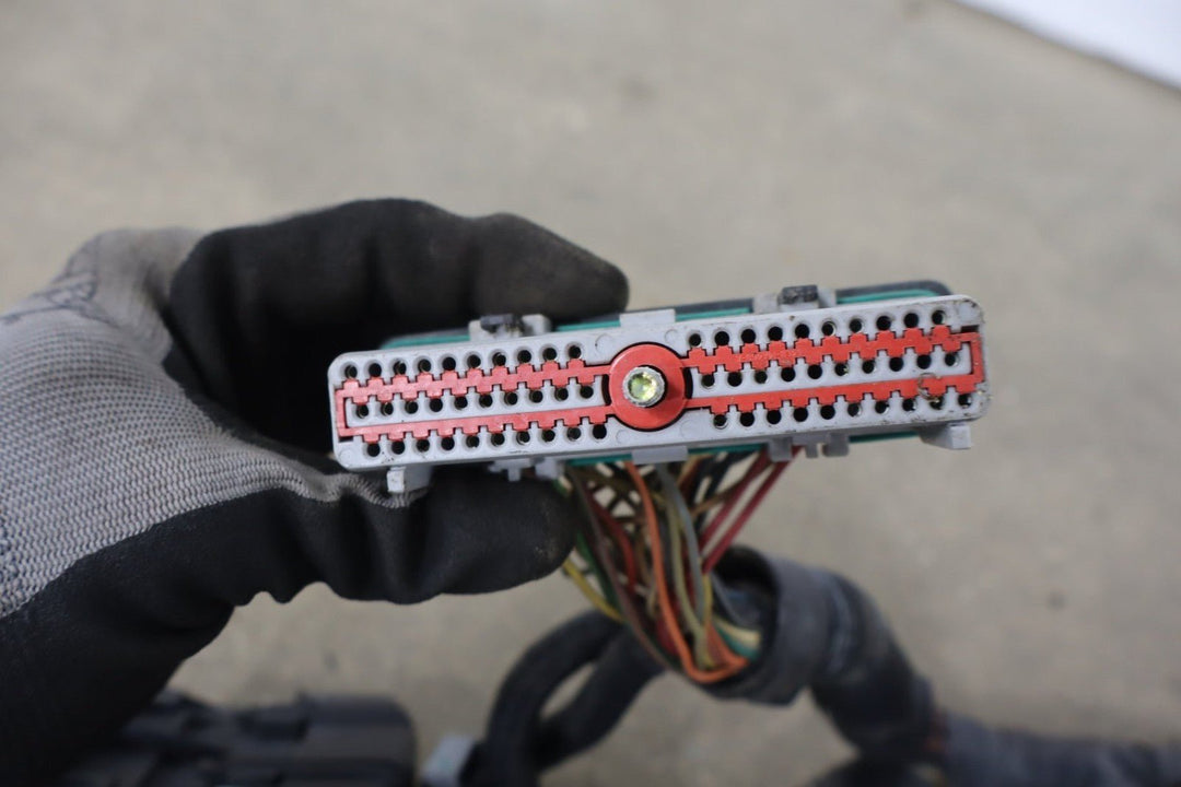 1995 Ford F - 150 5L Gasoline Engine Fuse Box