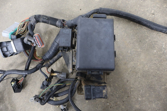 1995 Ford F - 150 5L Gasoline Engine Fuse Box