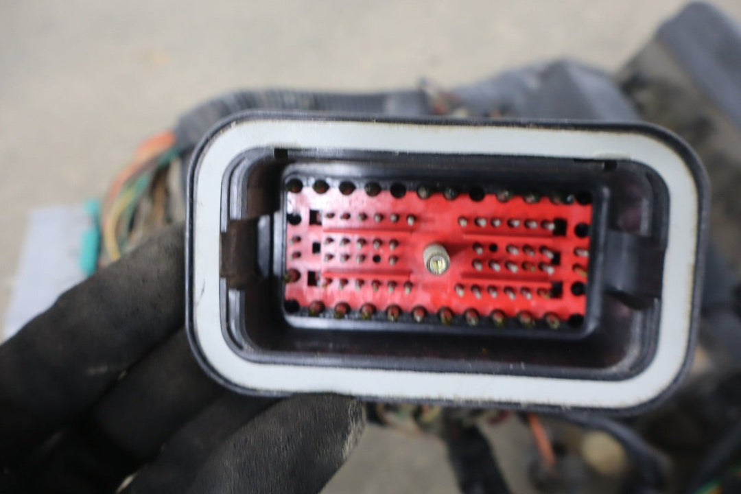 1995 Ford F - 150 5L Gasoline Engine Fuse Box