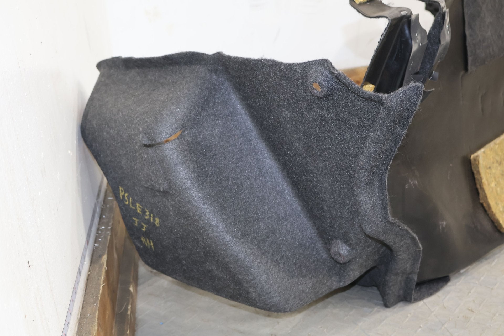 1995 LEXSC- Front Carpet
