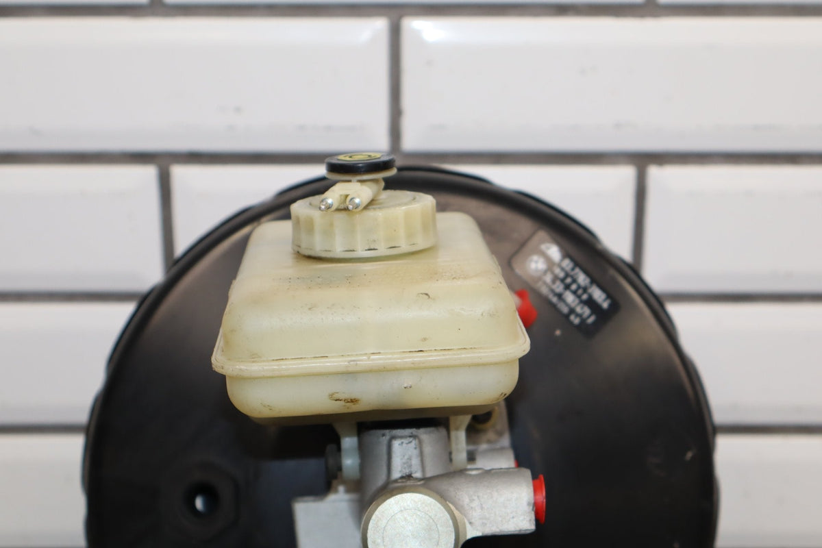 1996-02 BMW Z3 Brake Booster W/ Master Cylinder OEM