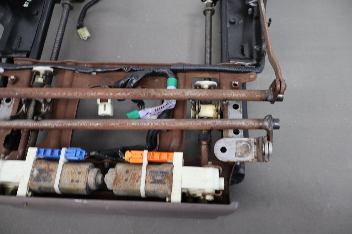 1996-1997 Lexus LX450 Driver Left Front Seat Track