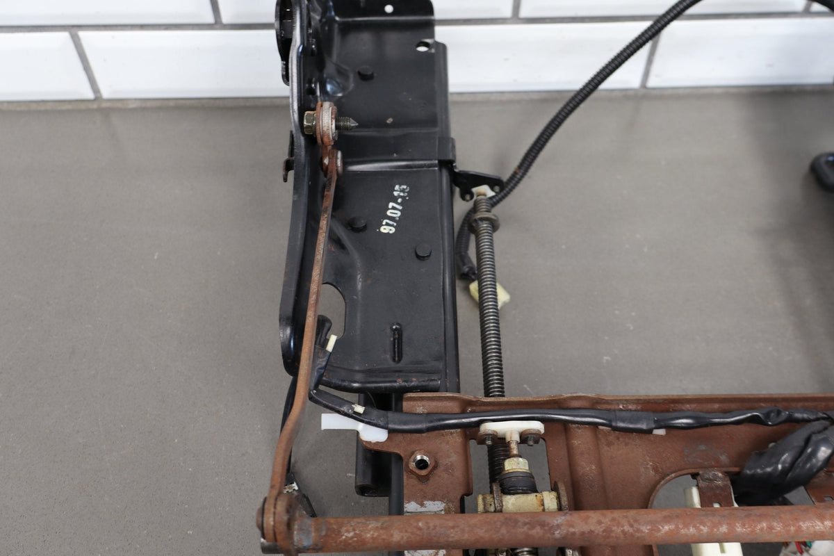 1996-1997 Lexus LX450 Driver Left Front Seat Track